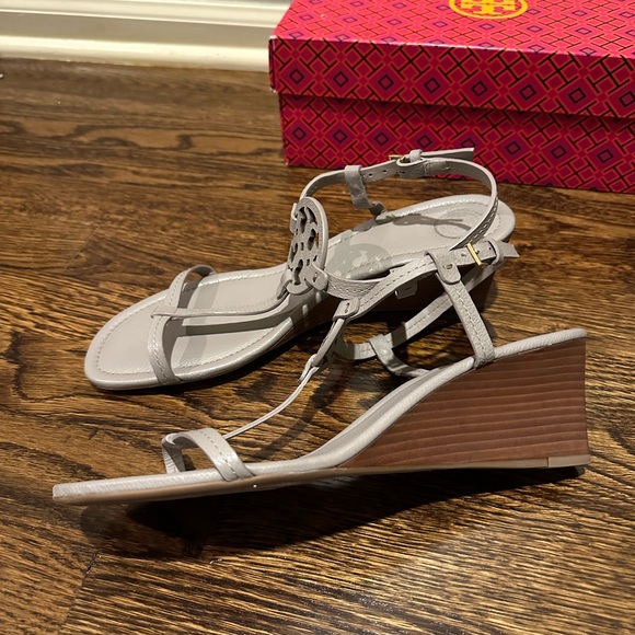 TORY BURCH Gray Miller T-Strap Wedge Sandals Slingback Heels